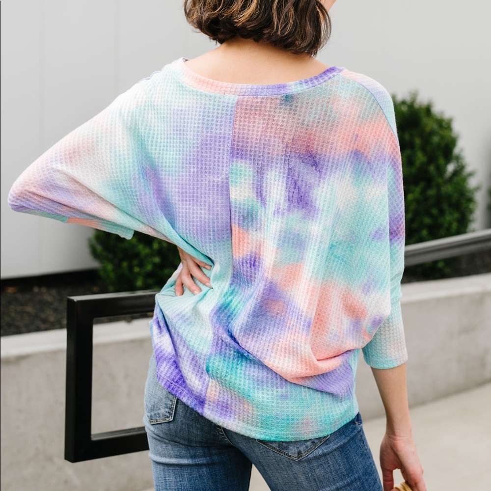 Tie Dyed Dolman Sleeve Waffle Top - Picture 4 of 5